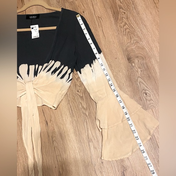 AKIRA Crop Top w Tie & Wide Bell Sleeves. Pit to pit = 18 inches. - Picture 9 of 11